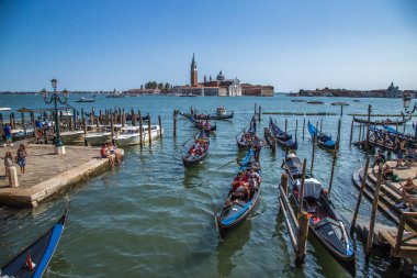 Venedik İtalya 'daki cadde ve kanalların manzarası