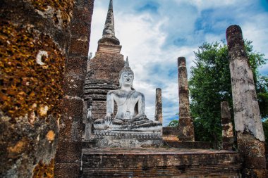 Tayland Sukhothai tarihi parkta Buddha