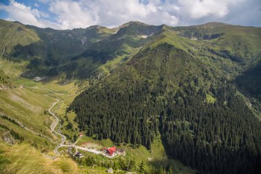 Doğu Avrupa Romanya'da Transfagarasan yol manzarası
