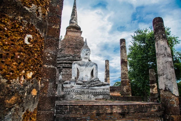 Tayland Sukhothai tarihi parkta Buddha