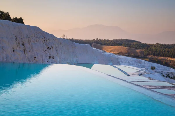 Terraços de piscina Pamukkale em Hierápolis, na Turquia — Fotografia de Stock