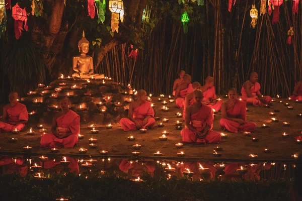Lanternas festival, Yee Peng e Loy Khratong em Chiang Mai, na Tailândia — Fotografia de Stock