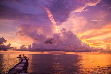 Khao Lak beach resort manzaraları gün batımında, Tayland