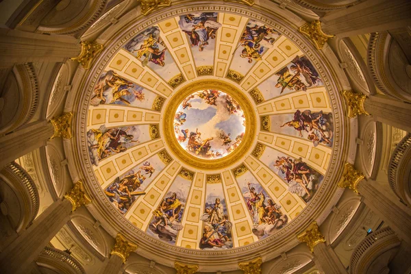 Gece Macau sokak manzarası ve kumarhaneleri