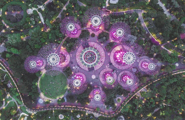 Marina Bay ve merkez Singapur'un yukarıdan manzarası