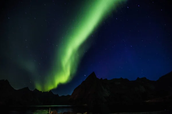 Northern lights above Reine in Lofoten islands in Norway — Stock Photo, Image