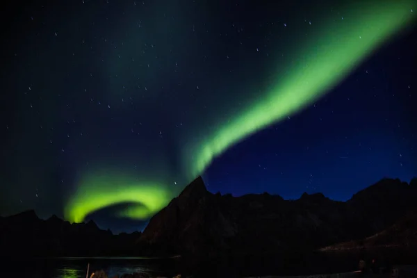 Northern lights above Reine in Lofoten islands in Norway — Stock Photo, Image