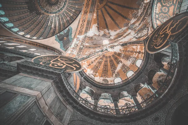 Голубая мечеть в Стамбуле в Турции — стоковое фото