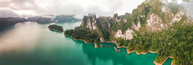 Tayland Khao Sok milli park manzarası