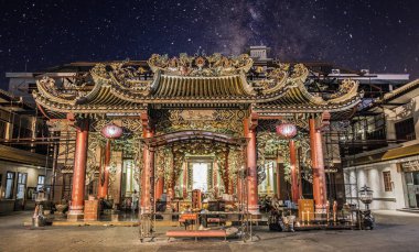 Chinatown Çin tapınağı gece manzarası, Bangkok, Tayland