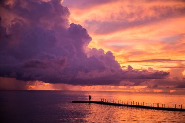 Khao Lak beach resort manzaraları gün batımında, Tayland