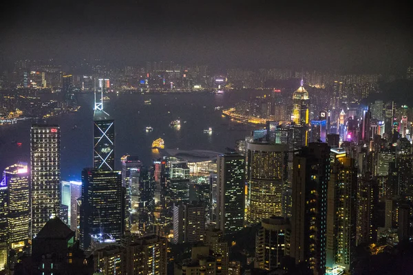 Hong Kong city, the streets and the river — Stock Photo, Image