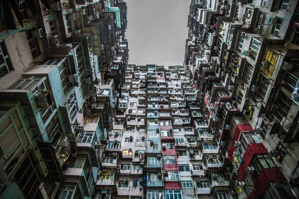 Гонконг с высокой плотностью проживания и кондоминиумов — стоковое фото