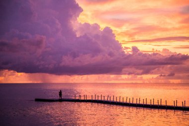Khao Lak beach resort manzaraları gün batımında, Tayland