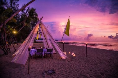 Khao Lak beach resort manzaraları gün batımında, Tayland