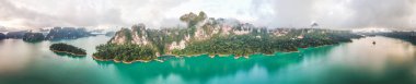 Tayland Khao Sok milli park manzarası