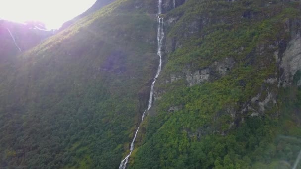 挪威Geiranger fjord和Lovatnet湖空中景观 — 图库视频影像