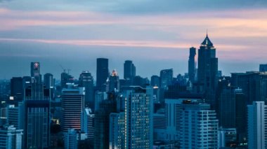 Tayland 'da Bangkok sokağı ve tapınak zamanı