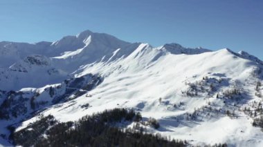Fransa 'daki Fransız Alplerinde La Plagne hava manzarası