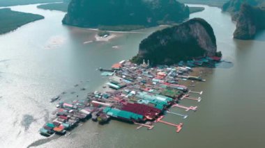 Phang Nga, Tayland 'da yüzen balıkçı köyü