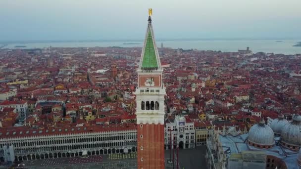 Венеция вид с воздуха на восходе солнца в Италии — стоковое видео