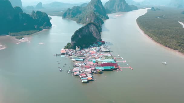 Panyee pêcheur village flottant à Phang Nga, Thaïlande — Video