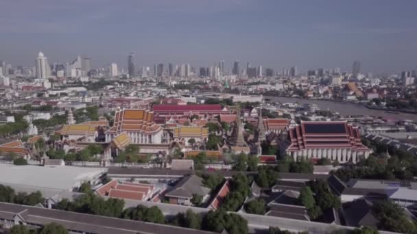 Temples aerial view in Bangkok in Thailand — Stock Video
