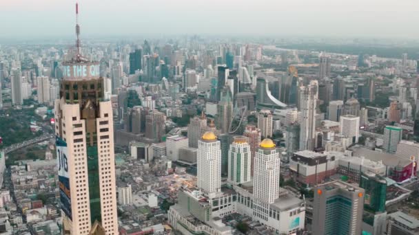 タイのバンコクにあるバイヨークタワーの空中ビュー — ストック動画