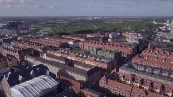 Kopenhagen straten en residentie luchtfoto in Denemarken — Stockvideo