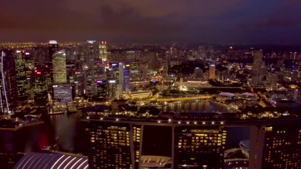 Marina baai en tuin aan de baai uitzicht vanuit de lucht in Singapore — Stockvideo