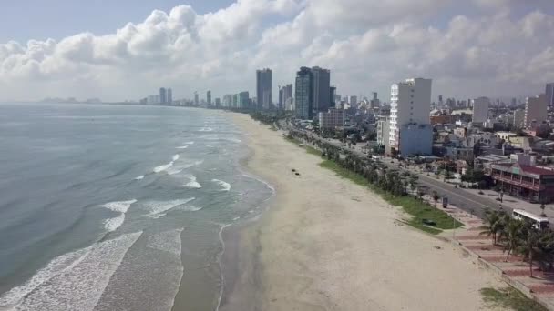 Vista aérea de la playa Da Nang en Vietnam Central — Vídeos de Stock