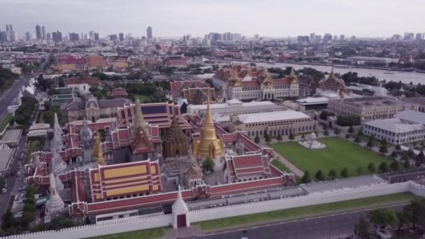 Tempels luchtfoto in Bangkok in Thailand — Stockvideo