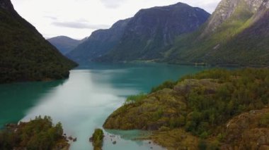Norveç 'te Geiranger fiyort ve Lovatnet Gölü hava manzarası