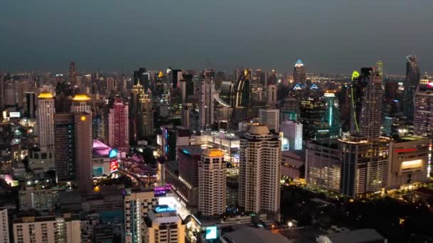 Sião e Rachathewi distritos vista aérea, bar no último piso, em Banguecoque, Tailândia — Vídeo de Stock