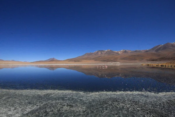 Salar de Uyuni, Bolivya'nın güneybatısında And Lar arasında