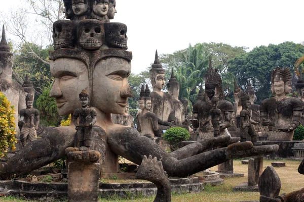 Laos'ta Vientiane Buda parkı taş heykeller — Stok fotoğraf