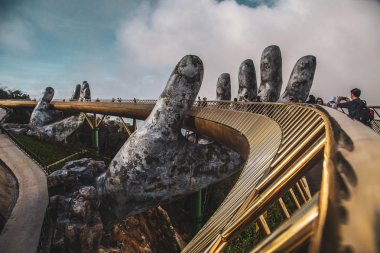 Bana Hills Fransız köyünde Altın köprü, Sun World, Da Nang, Orta Vietnam