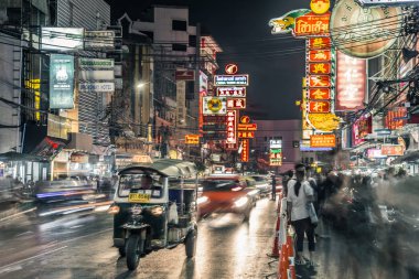 Chinatown, Bangkok, Tayland Tuk Tuk gece manzarası