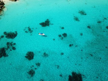 Tayland Similan adasının havadan görünümü