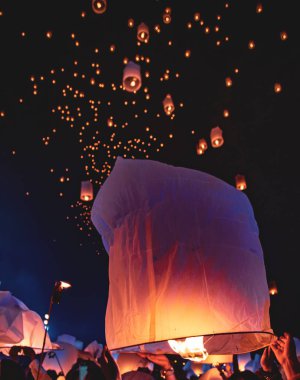 Fenerler festivali, Tayland Chiang Mai Yee Peng ve Loy Khratong