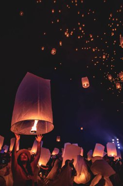 Fenerler festivali, Tayland Chiang Mai Yee Peng ve Loy Khratong