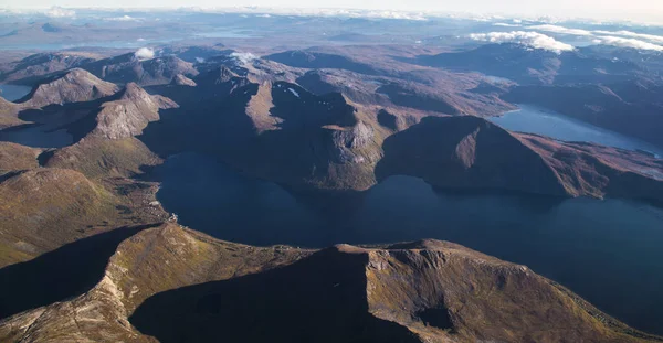 Blick auf die Lofoten aus dem Flugzeug, in Norwegen — Stockfoto