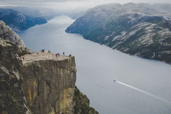 Norveç'te Stavenger minber kaya manzarası