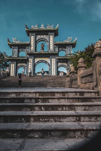 Da Nang, Orta Vietnam'daki Lady Buddha heykeli