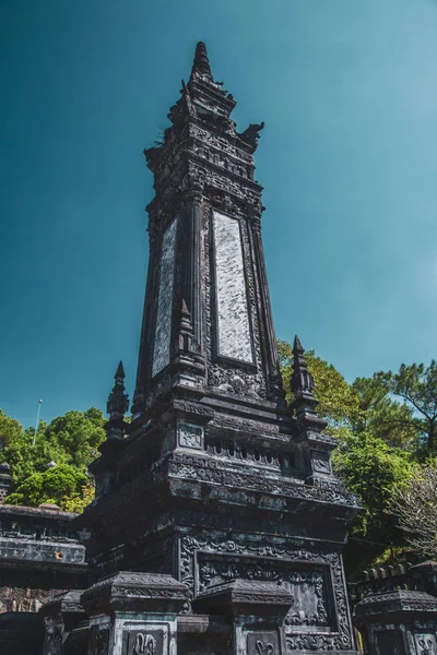 Hue imparatorluk sarayı ve Vietnam Kraliyet Mezarları