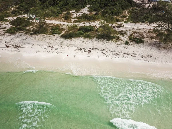 Yukarıdan Koh Rong adası, plaj ve gün batımı, Kamboçya Sihanoukville