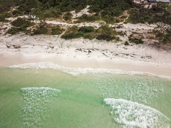 Yukarıdan Koh Rong adası, plaj ve gün batımı, Kamboçya Sihanoukville