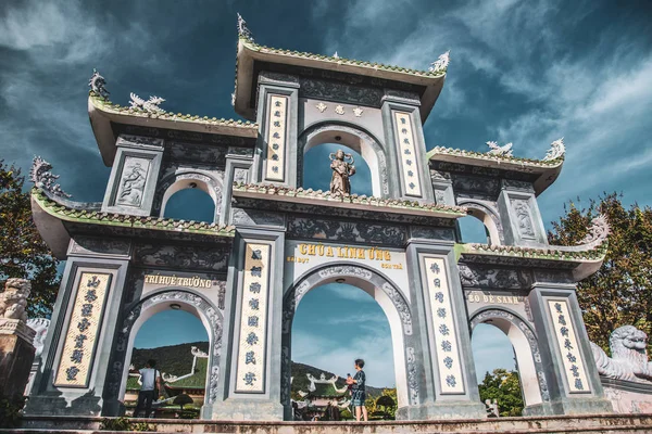 Da Nang, Orta Vietnam'daki Lady Buddha heykeli