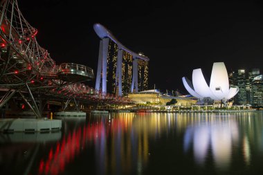 Singapur 'daki Marina Körfezi' nin manzarası