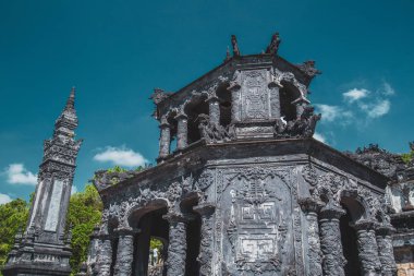 Hue imparatorluk sarayı ve Vietnam Kraliyet Mezarları